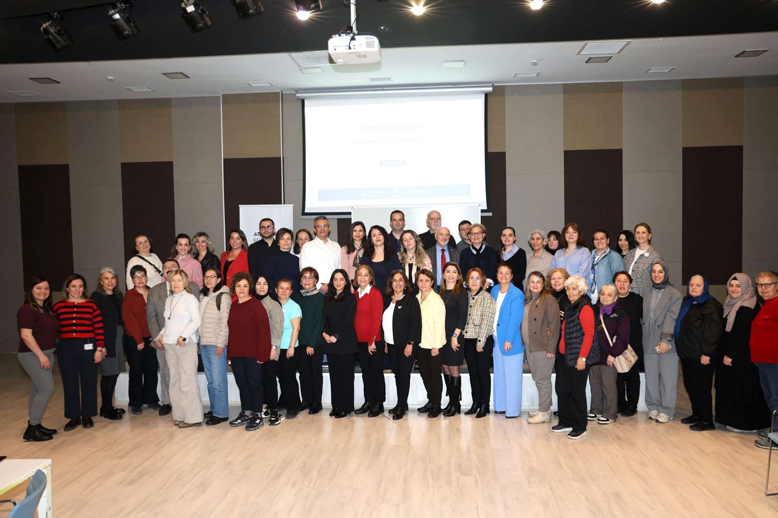 ATAŞEHİR’DE SÜRDÜRÜLEBİLİR ENERJİ VE İKLİM EYLEM PLANI İÇİN İŞ BİRLİĞİ SÜRECİ DEVAM EDİYOR