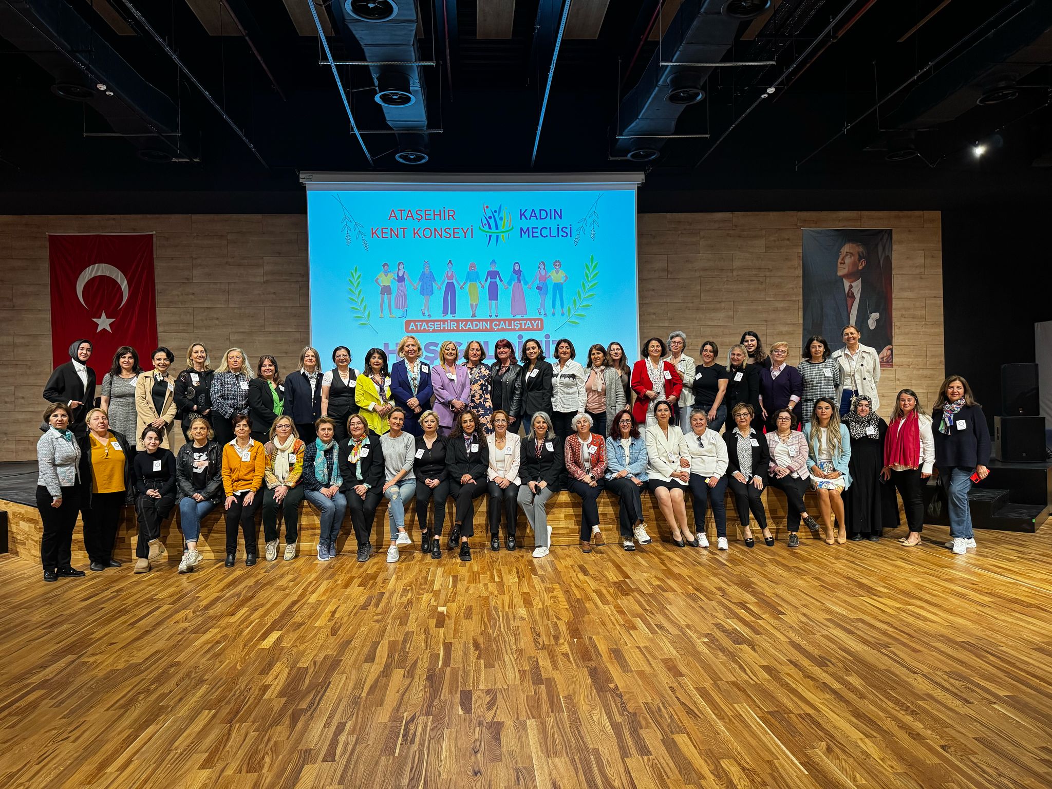 ATAŞEHİR’DE 1. KADIN ÇALIŞTAYI YOĞUN KATILIMLA GERÇEKLEŞTİ