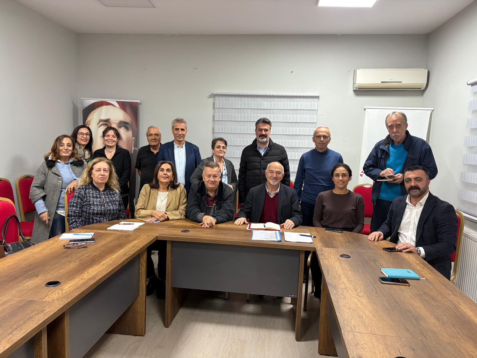 ATATÜRK MAHALLESİ 8. MAHALLE MECLİSİ TOPLANTISI GERÇEKLEŞTİRİLDİ: KATILIMCI YÖNETİM VURGUSU