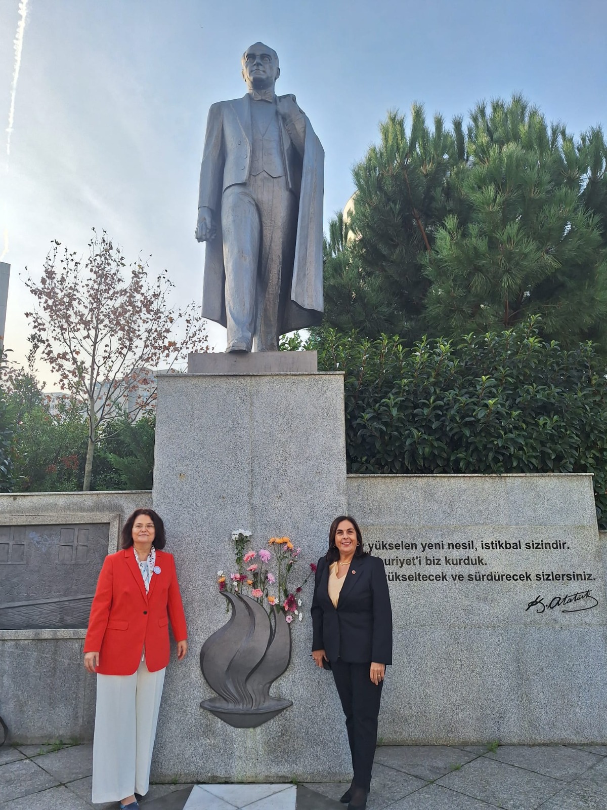 Ataşehir Kent Konseyi Kadın Meclisi'nden 5 Aralık Dünya Kadın Hakları Günü'nde Anlamlı Tören